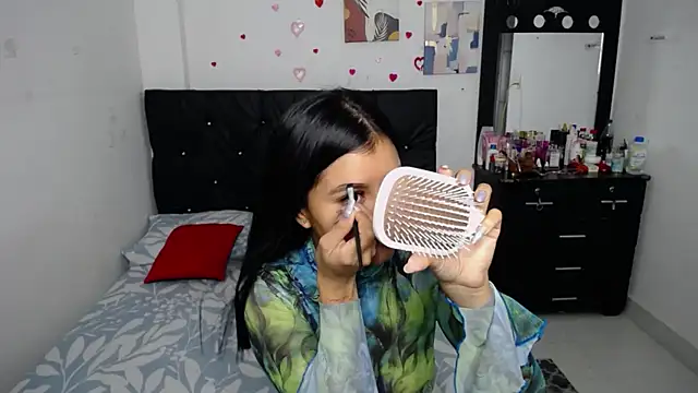 Snapshot of floweer_ chatting on October 23, 2:55 am floweer online show from October 23, 2:55 am