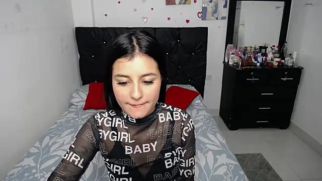 Snapshot of floweer_ chatting on October 25, 8:58 pm floweer online show from October 25, 8:58 pm