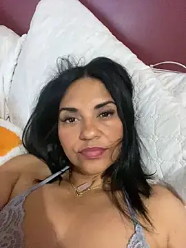 paolagomez  online show from December 6, 9:54 am