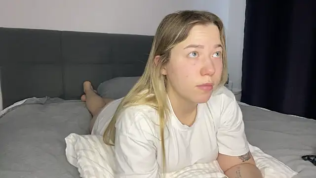 Embersweetbunny online show from January 21, 7:47 am