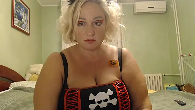 Snapshot of VirginiaNurse chatting on October 25, 4:57 pm VirginiaNurse online show from October 25, 4:57 pm