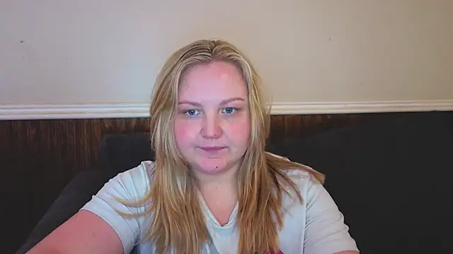 PhatAssBlond online show from February 18, 8:05 pm