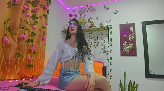 Snapshot of anasttacia_210 chatting on February 16, 4:20 am anasttacia 210 online show from February 16, 4:20 am