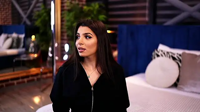 Snapshot of NicoleCellini chatting on February 27, 7:15 pm NicoleCellini online show from February 27, 7:15 pm
