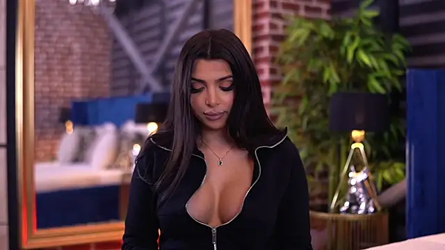 NicoleCellini online show from October 15, 6:08 pm