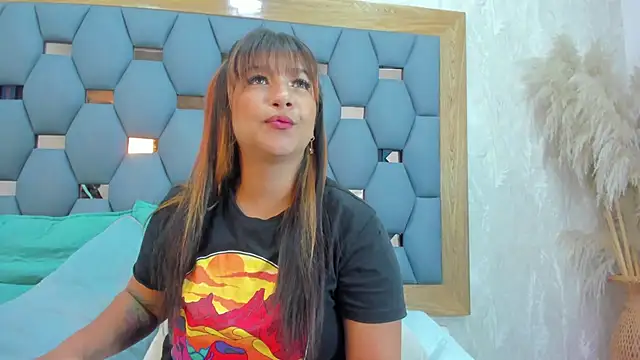 yayi derek online show from November 3, 11:44 am