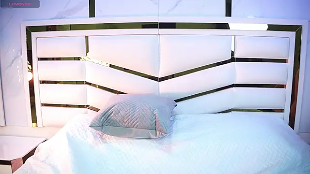 yayi derek online show from February 6, 11:57 am