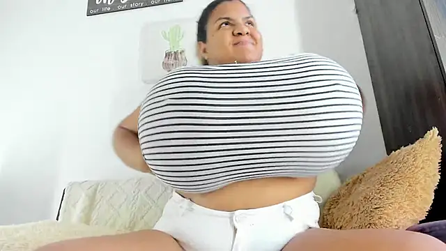 bigmom69  online show from March 22, 6:22 pm