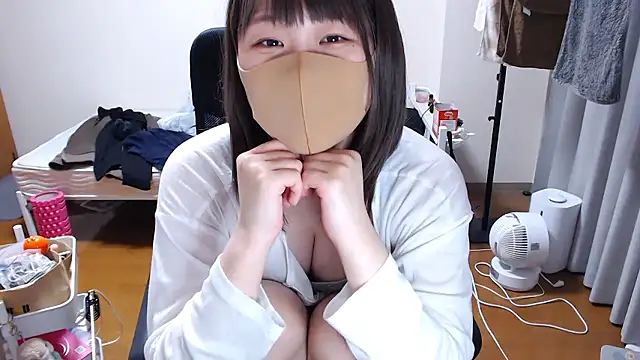 Snapshot of izumi__123 chatting on May 14, 3:52 pm izumi 123 online show from May 14, 3:52 pm