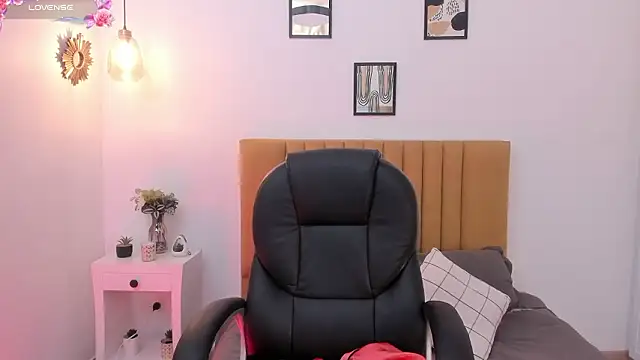 Christina Johns online show from March 16, 4:00 pm