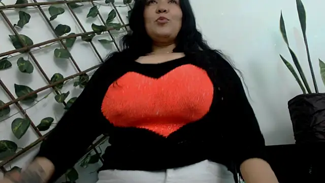 Donniia online show from January 12, 1:05 pm