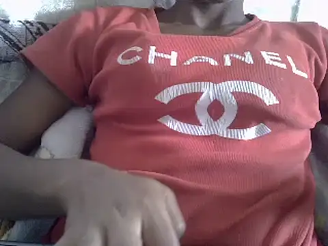 Snapshot of ElianeHot chatting on February 14, 9:24 am ElianeHot online show from February 14, 9:24 am