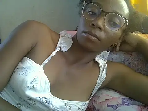 ElianeHot online show from March 25, 10:43 am