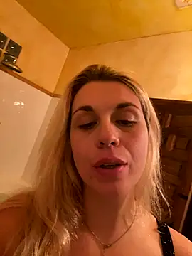 eskarlata255 online show from October 3, 11:57 pm