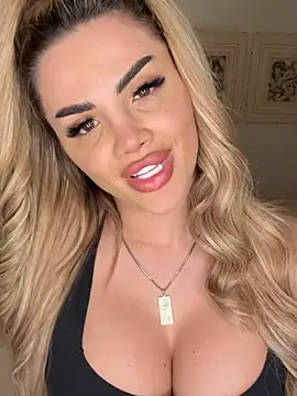 KimberDeee online show from January 17, 10:01 pm