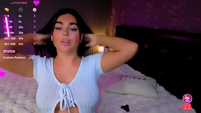 Snapshot of babyleilaa chatting on October 19, 7:03 pm babyleilaa online show from October 19, 7:03 pm