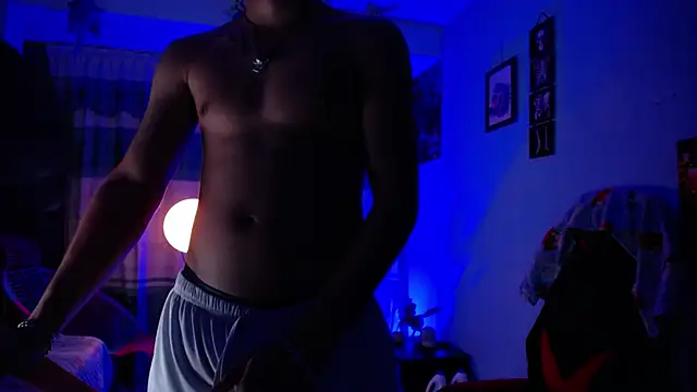 Snapshot of mexican_cum chatting on February 10, 2:37 am mexican cum online show from February 10, 2:37 am