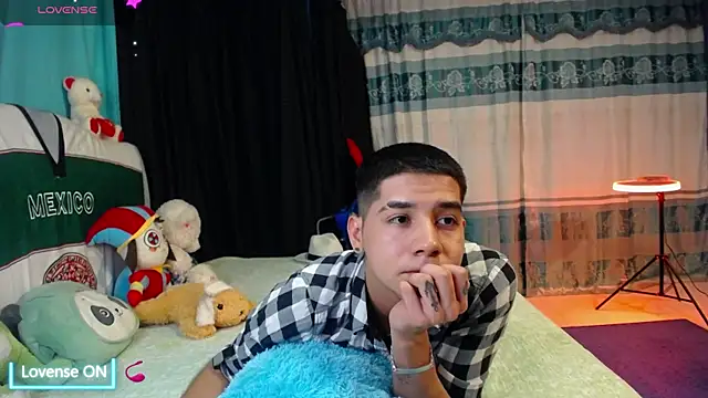 Snapshot of mexican_cum chatting on March 31, 1:29 am mexican cum online show from March 31, 1:29 am