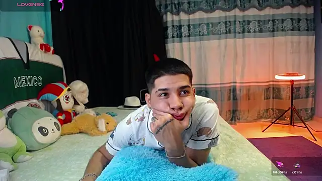 Snapshot of mexican_cum chatting on April 1, 1:06 am mexican cum online show from April 1, 1:06 am