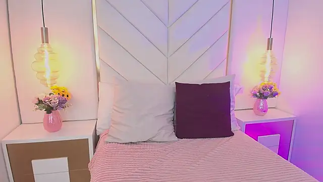 Snapshot of Flor_delunaa chatting on September 17, 12:40 pm Flor delunaa online show from September 17, 12:40 pm
