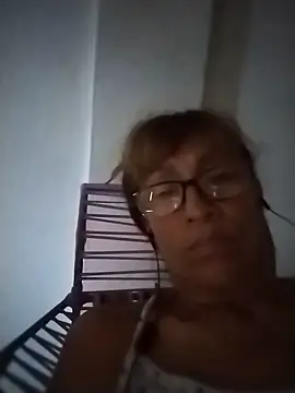 Snapshot of cristal_collins1 chatting on July 19, 11:47 am cristal collins1 online show from July 19, 11:47 am