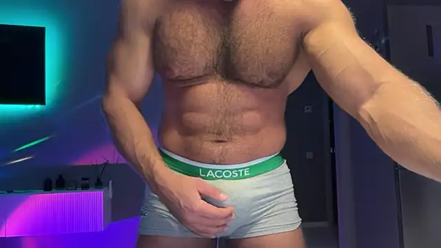 KarlosRichi online show from February 4, 3:29 pm