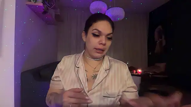 Snapshot of Its_MadameGaby chatting on February 13, 1:34 am Its MadameGaby online show from February 13, 1:34 am