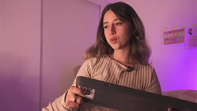 Snapshot of Natasna2 chatting on April 15, 4:52 am Natasna2 online show from April 15, 4:52 am