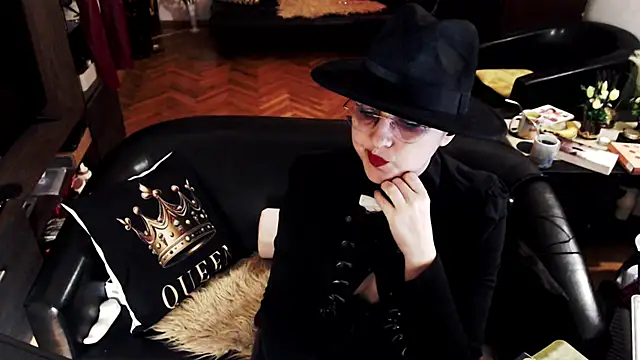 Snapshot of Imperatriza chatting on April 27, 7:12 pm Imperatriza online show from April 27, 7:12 pm