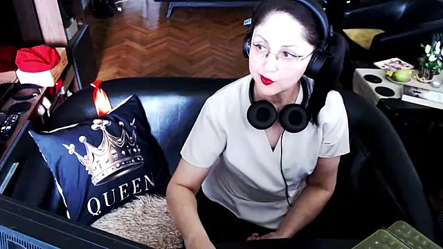 Snapshot of Imperatriza chatting on May 12, 12:24 pm Imperatriza online show from May 12, 12:24 pm