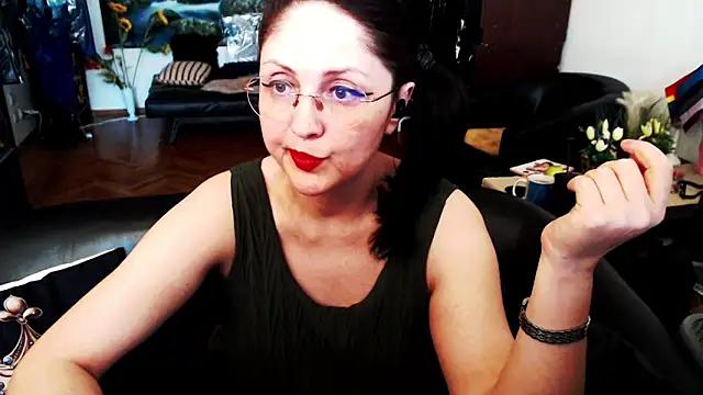 Snapshot of Imperatriza chatting on May 14, 4:47 pm Imperatriza online show from May 14, 4:47 pm