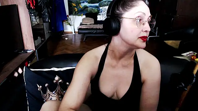 Snapshot of Imperatriza chatting on June 10, 2:49 pm Imperatriza online show from June 10, 2:49 pm