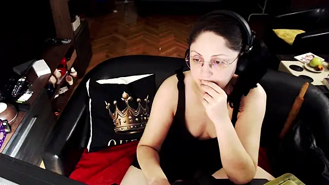 Snapshot of Imperatriza chatting on June 18, 8:57 pm Imperatriza online show from June 18, 8:57 pm