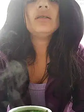 Snapshot of angelie_3 chatting on December 21, 12:27 pm angelie 3 online show from December 21, 12:27 pm