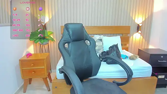 luciana ballesteros  online show from March 6, 12:09 pm