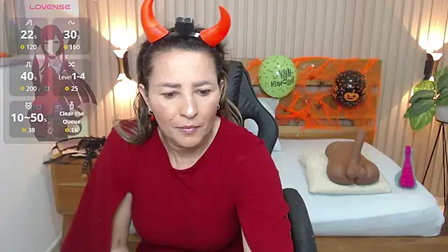 luciana ballesteros  online show from October 31, 12:39 pm