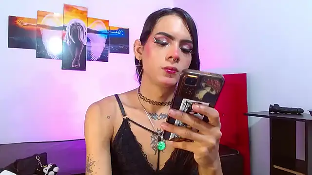 Snapshot of lilithnyx333 chatting on July 30, 3:11 pm lilithnyx333 online show from July 30, 3:11 pm