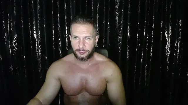 HotterLrgDom online show from February 1, 1:23 am