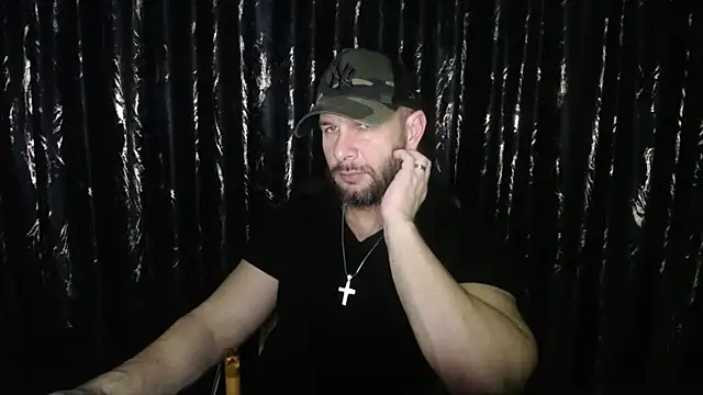 HotterLrgDom online show from February 4, 11:06 pm