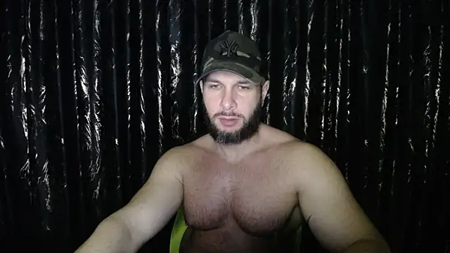 HotterLrgDom online show from February 15, 10:10 pm