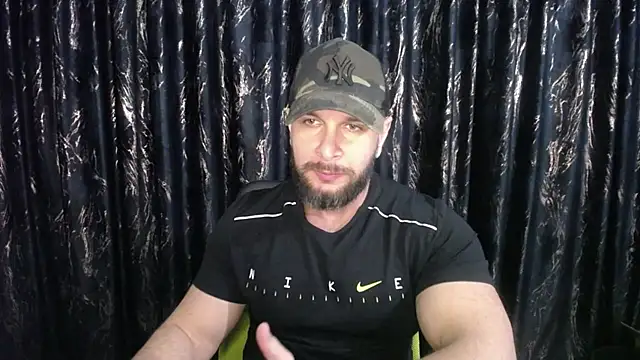 HotterLrgDom online show from March 4, 12:07 am