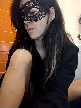 EmySkinny85 online show from December 19, 8:34 pm