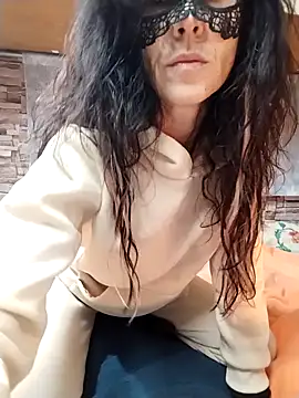 EmySkinny85 online show from January 4, 8:27 pm