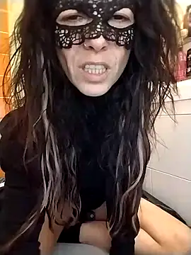 EmySkinny85 online show from January 5, 9:25 pm