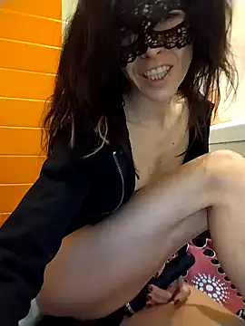 EmySkinny85 online show from January 8, 9:32 am