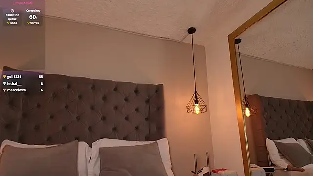 AngelinaRoss  online show from December 15, 6:04 pm