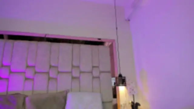 Snapshot of AngelineHeet chatting on April 12, 10:59 pm AngelineHeet online show from April 12, 10:59 pm