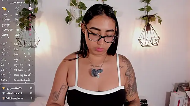 Snapshot of melanieecox chatting on February 12, 10:27 pm melanieecox online show from February 12, 10:27 pm