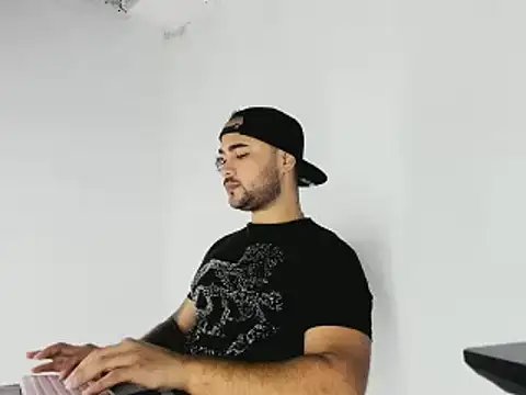 Sebas-hott online show from November 2, 10:12 pm