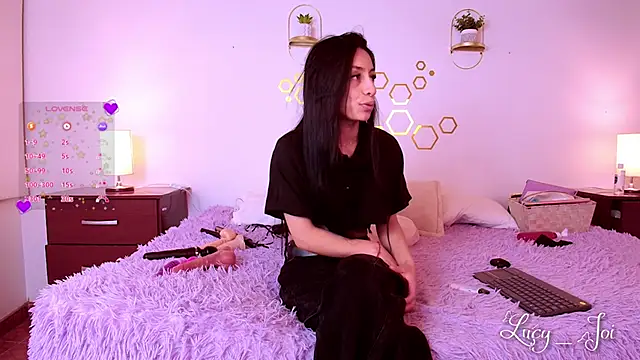 Snapshot of Lucy_joi chatting on October 14, 2:56 am Lucy joi online show from October 14, 2:56 am